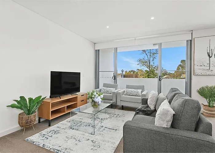 Glad3 Gladesville Getaway Bright & Contemporary