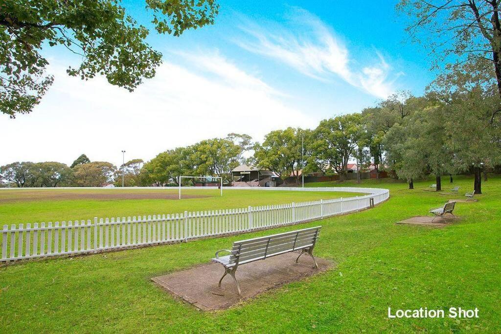 Glad3 Gladesville Getaway Bright & Contemporary *